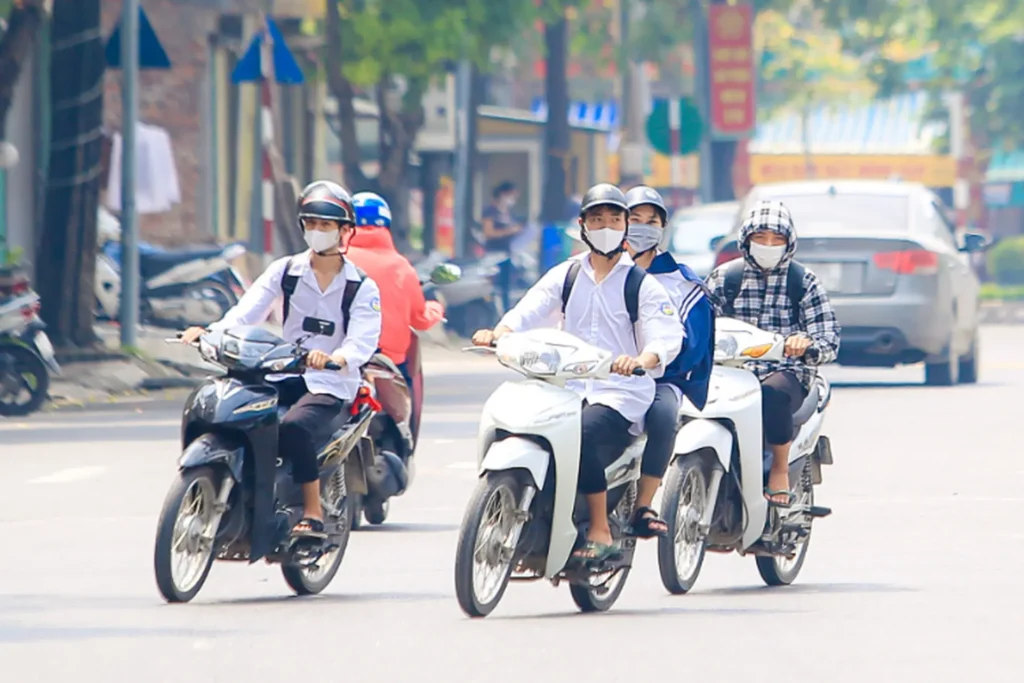 Lái Xe Máy Hạng A1-Giá Thi Bằng Lái A1