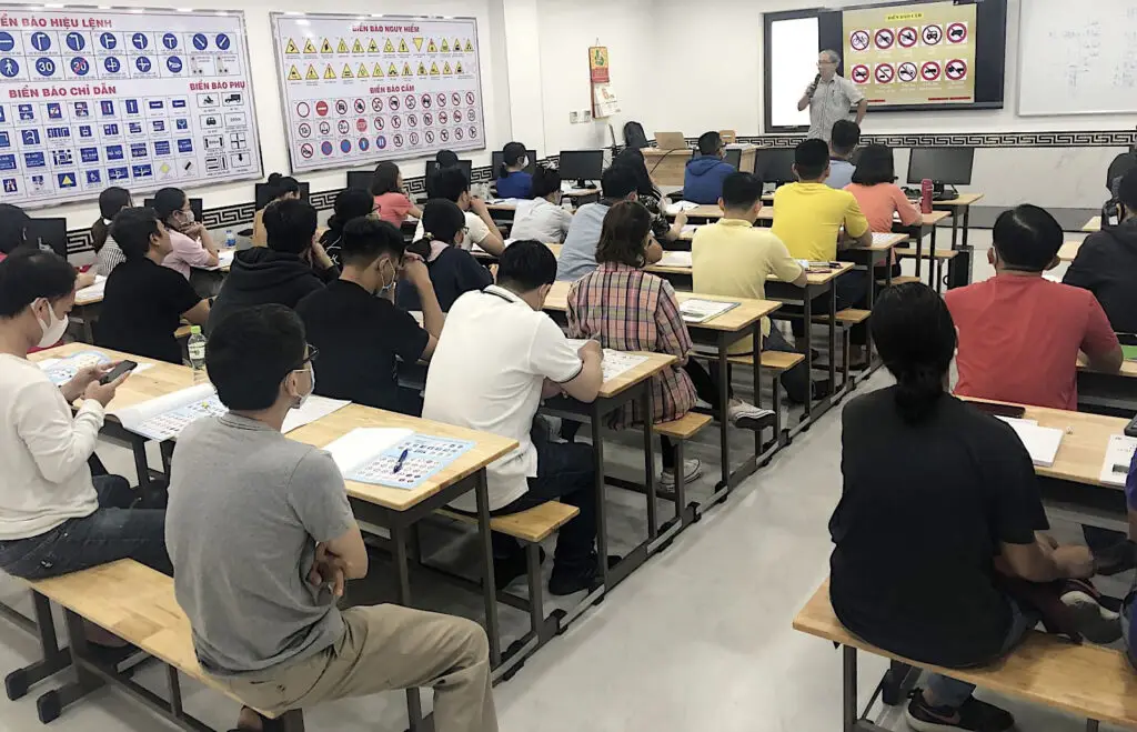 Học Lý Thuyết Lái Xe-Cách Đăng Ký Thi Bằng Lái Xe