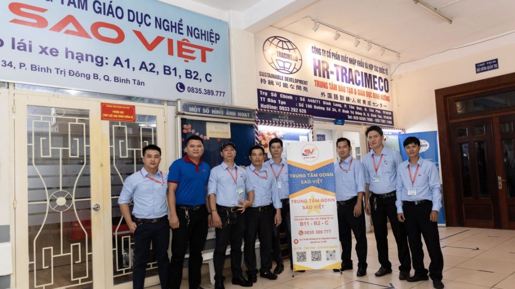 Trường Dạy Lái Xe Sao Việt - Học lái xe tải TPHCM