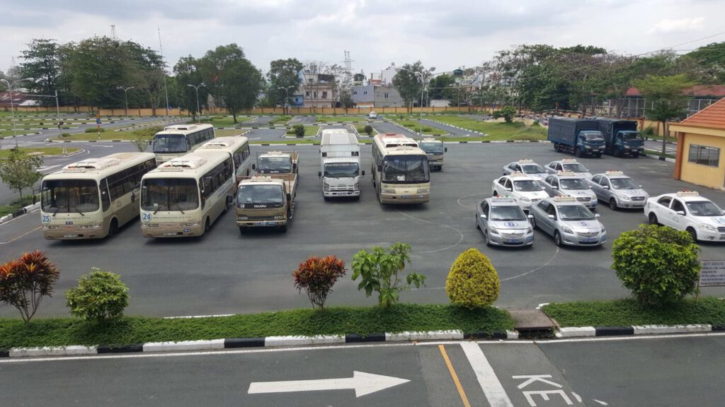 Sân Tập Lái Xe Trường Dạy Lái Xe Tiến Thành-Giá Học Bằng Lái Xe Hơi