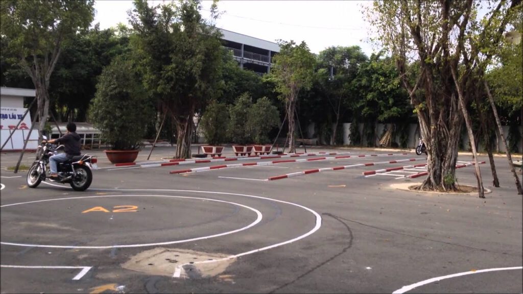 Thi Sa Hình Lái Xe Hạng A2-Chi Phí Thi Bằng A2