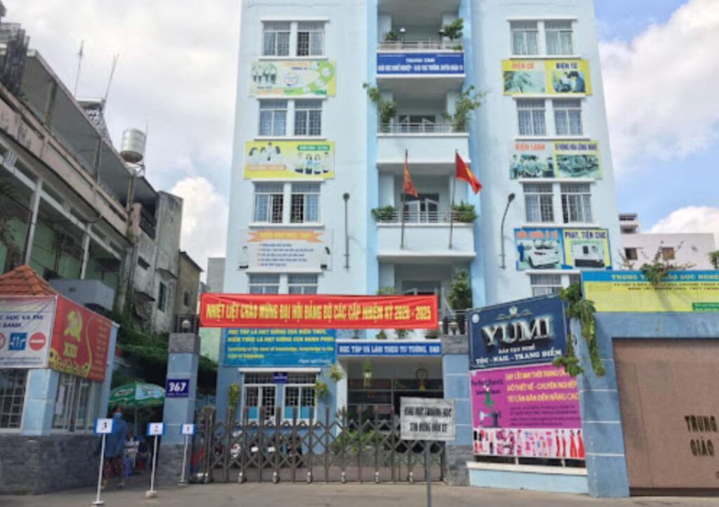 Trung Tâm Giáo Dục Nghề Nghiệp - Giáo Dục Thường Xuyên Quận 10-Đăng Ký Thi Bằng Lái Xe Máy TPHCM