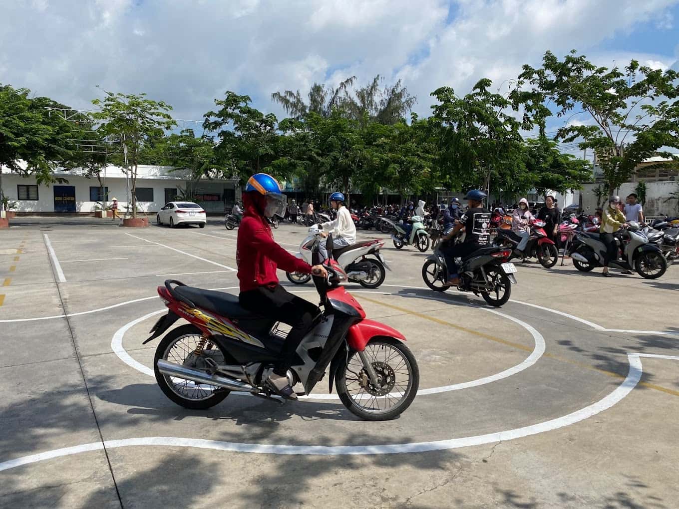 Trường Dạy Lái Xe Sài Gòn Tourist-Trường Dạy Lái Xe Sài Gòn Tourist