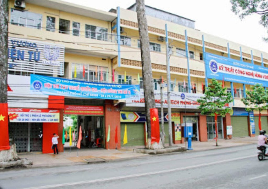 Trường Trung Cấp Nghề Kỹ Thuật Cn Hùng VươngTrung Tâm Dạy Nghề Tư Thục Trường An-Học Bằng Lái Xe Hơi Trả Góp