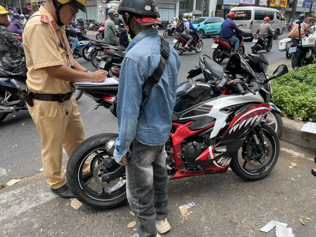 Tránh Vi Phạm Giao Thông Khi Không Có Bằng A1-Cách Đăng Ký Thi Giấy Phép Lái Xe Máy A1