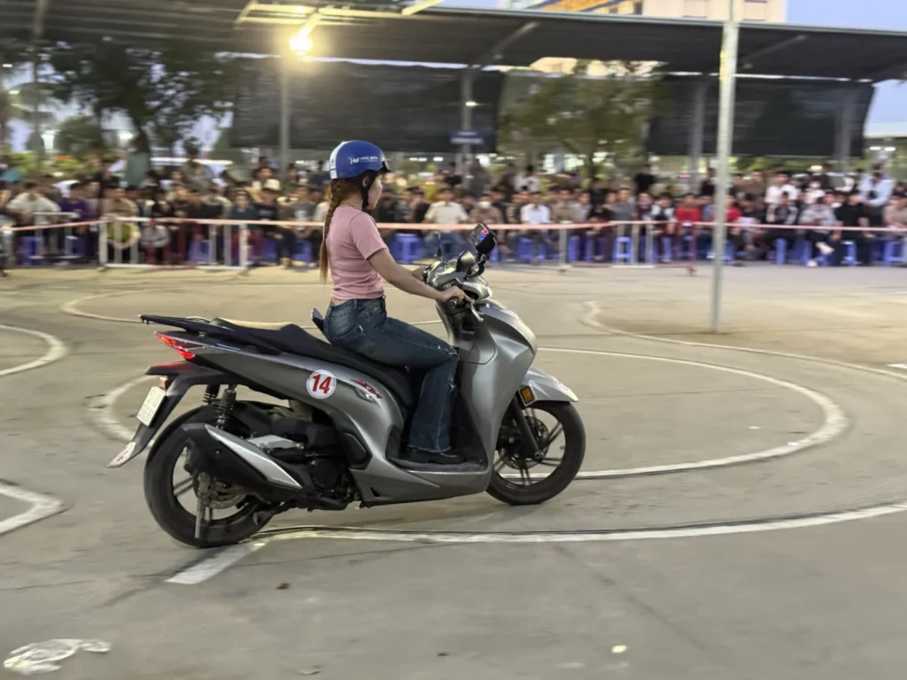 Học Thực Hành Bằng Lái Xe-Học Bằng Lái Xe Máy