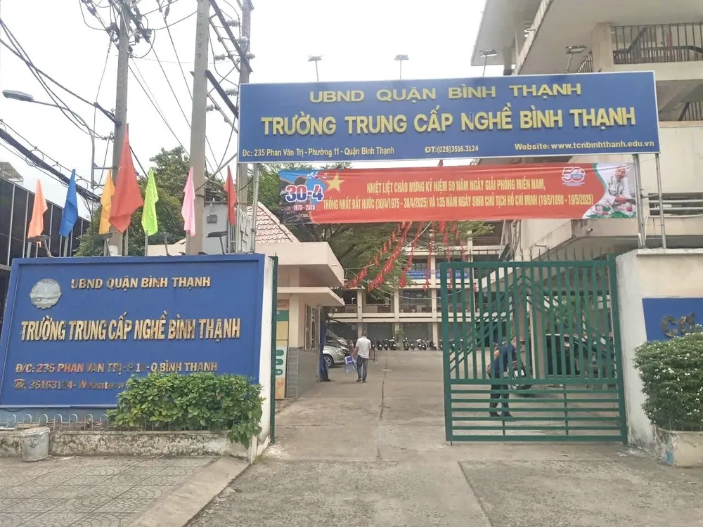 Trường Trung Cấp Nghề Bình Thạnh - Học lái xe tải TPHCM