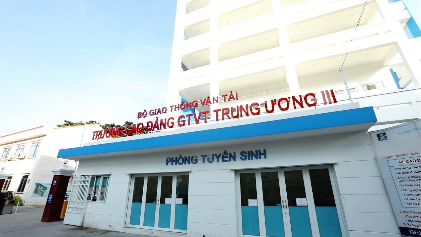 Trường Cao Đẳng GTVT TPHCM - Trường dạy lái xe TPHCM